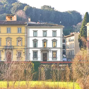 2* Aparthotel Serristori Palace